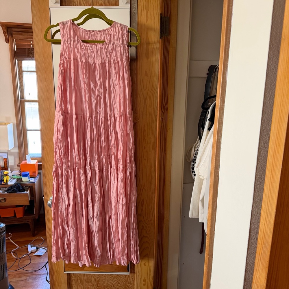 Elegant Pink Sleeveless Dress